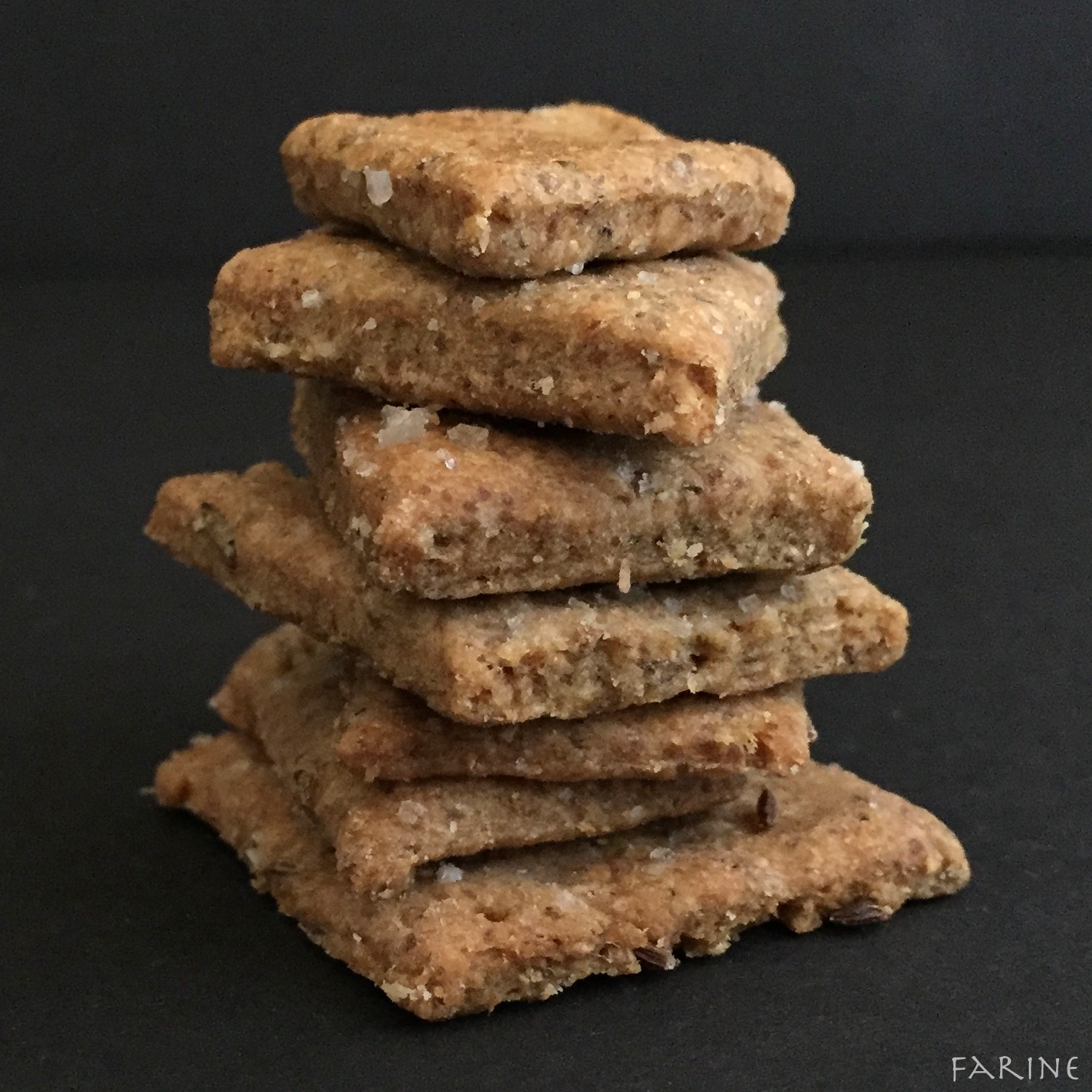 whole-grain-rye-crackers